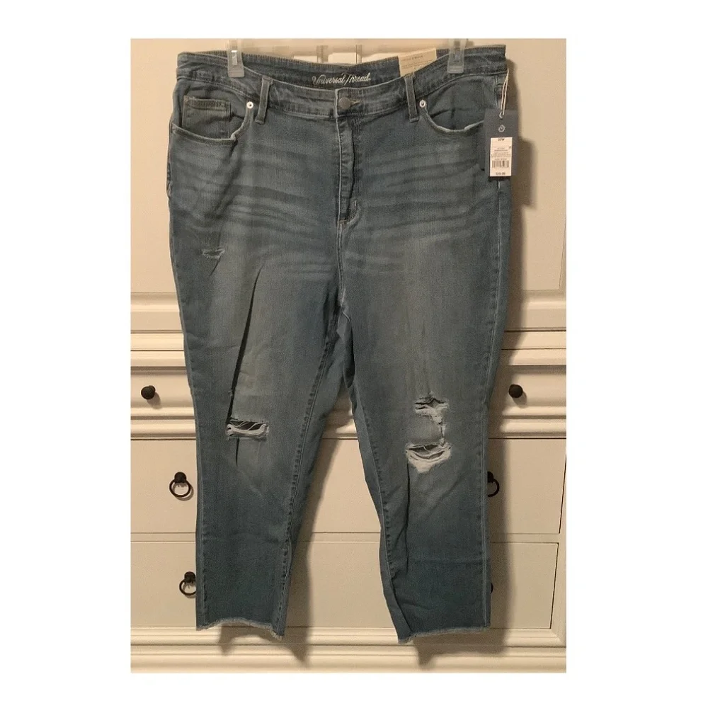 New with tags Woman’s size 20 W, crop stretchy jeans distressed straight legged - Picture 5 of 5